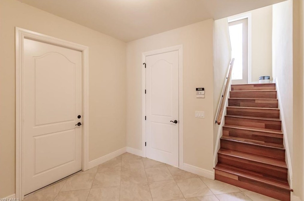 4551 1 Ave, Naples FL 34120-2704 exterior