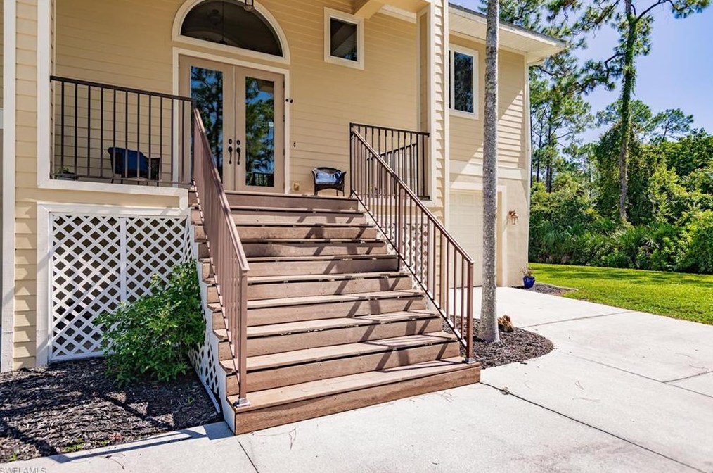 4551 1 Ave, Naples FL 34120-2704 exterior