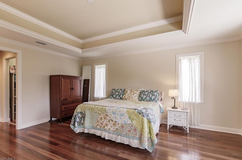 4551 1 Ave, Naples FL 34120-2704 exterior