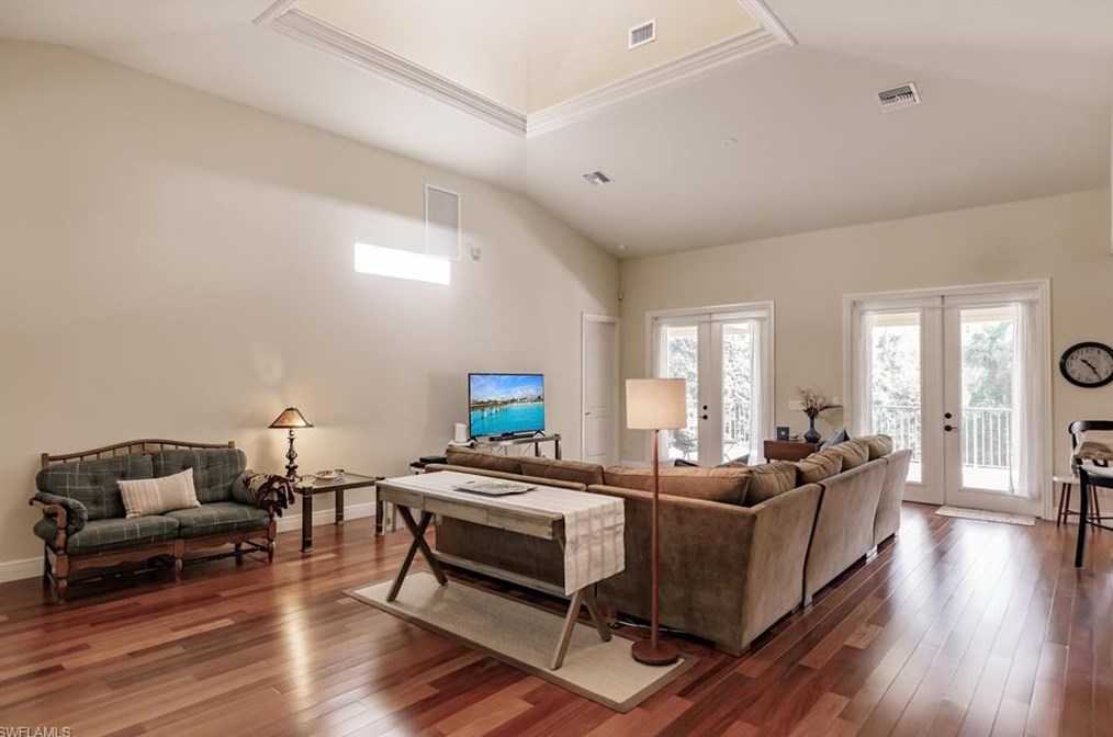 4551 1 Ave, Naples FL 34120-2704 exterior