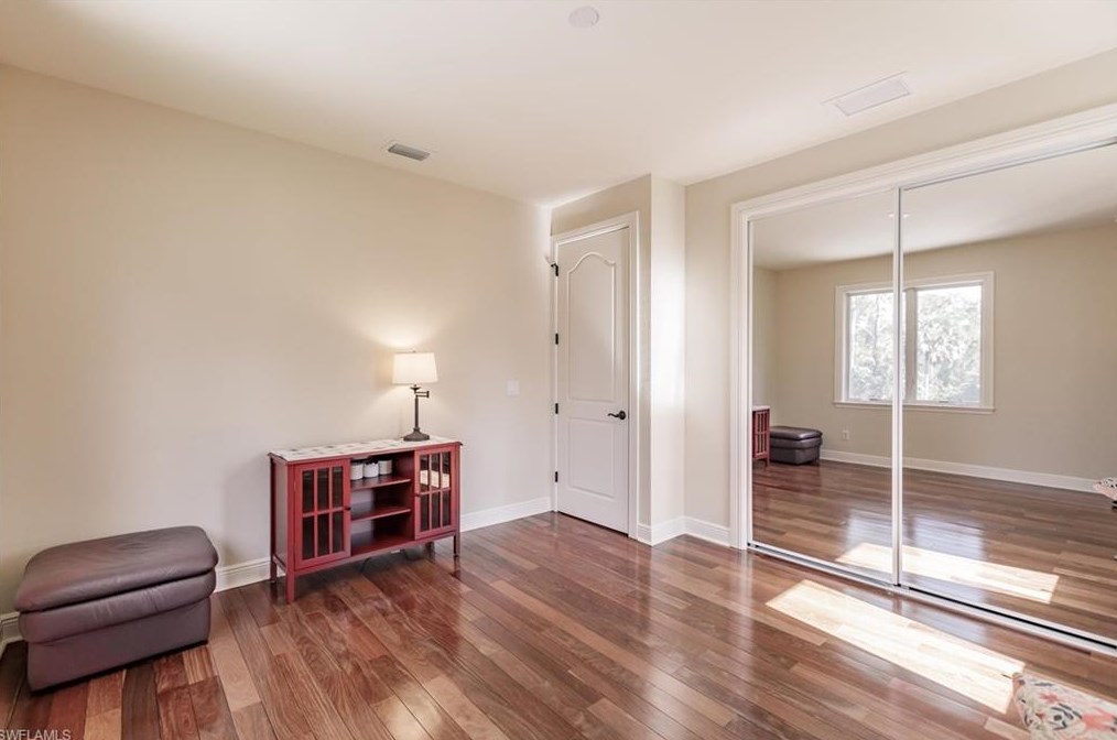 4551 1 Ave, Naples FL 34120-2704 exterior