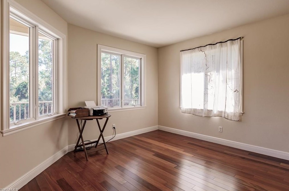 4551 1 Ave, Naples FL 34120-2704 exterior