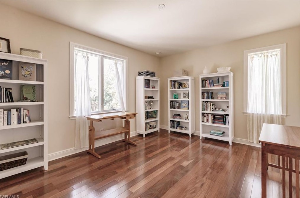 4551 1 Ave, Naples FL 34120-2704 exterior