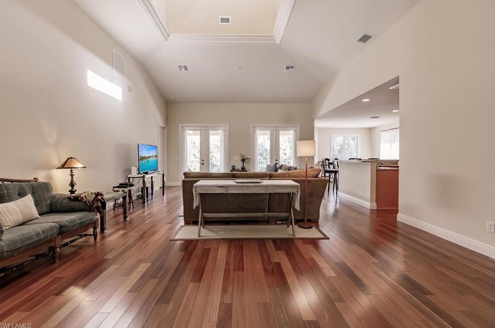 4551 1 Ave, Naples FL 34120-2704 exterior