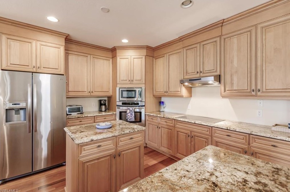 4551 1 Ave, Naples FL 34120-2704 exterior