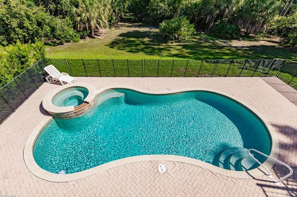 4551 1 Ave, Naples FL 34120-2704 exterior