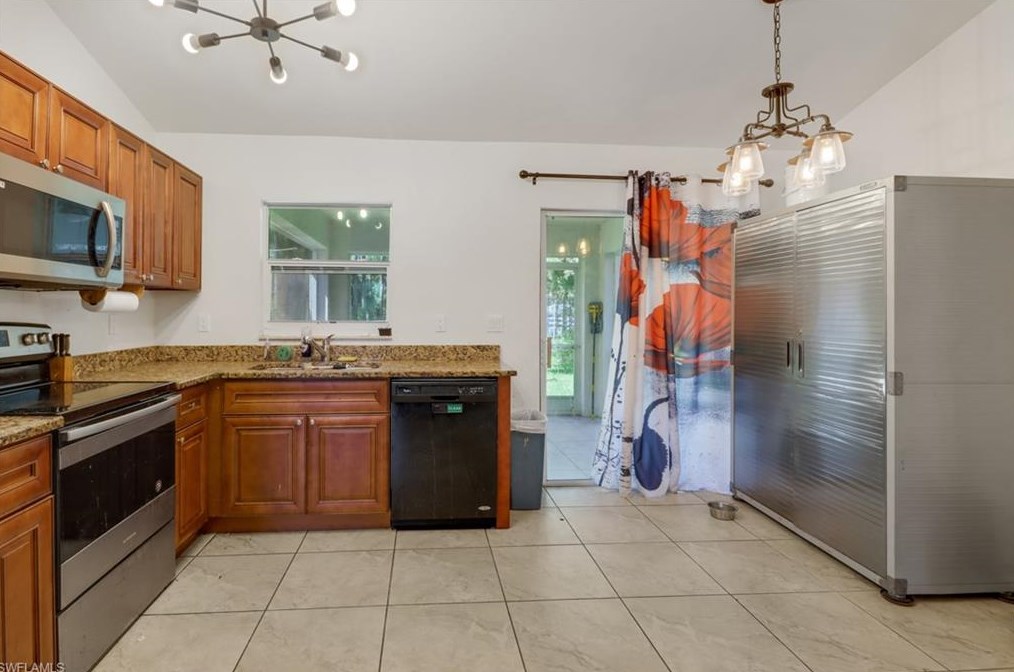 2873 66th Ave, Naples FL  34120-1413 exterior