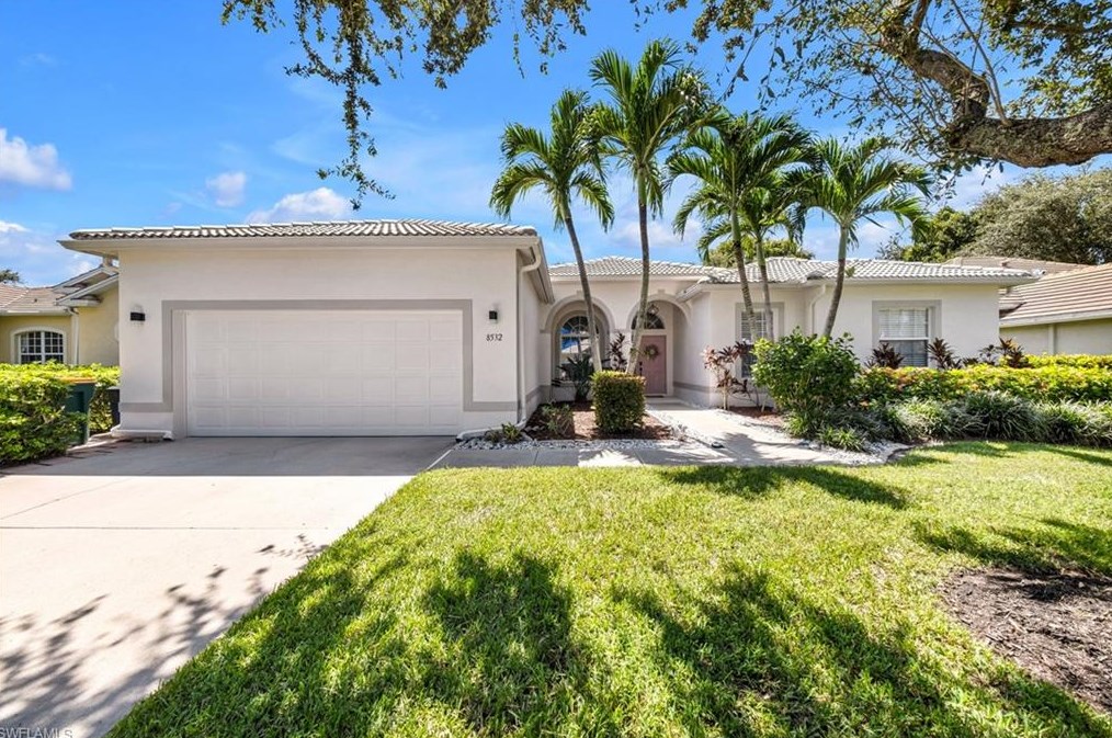 8532 Laurel Lk Blvd, Naples FL 34119-9792 exterior