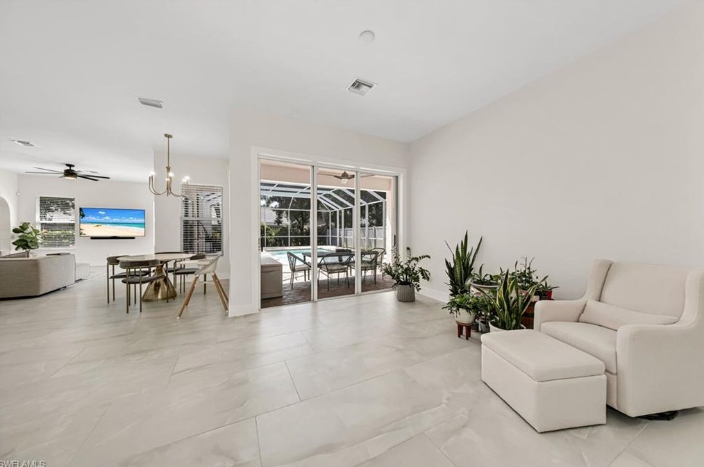 8532 Laurel Lk Blvd, Naples FL 34119-9792 exterior