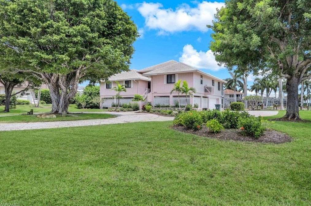 1041 Barfield Dr, Marco Island, FL 34145-6642