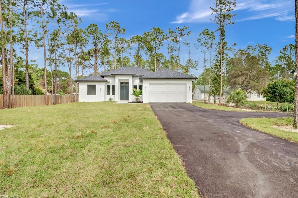 4072 4th Ave, Naples, FL 34120-9045