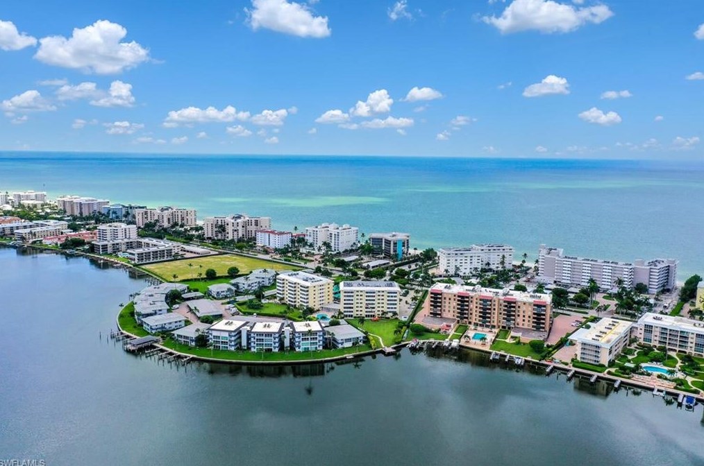 3410 Gulf Shore Blvd, Naples FL 34103-2108 exterior