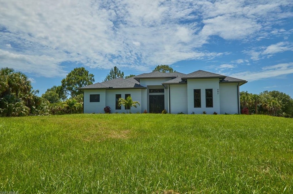 2643 29th Ave, Naples, FL 34120-7408