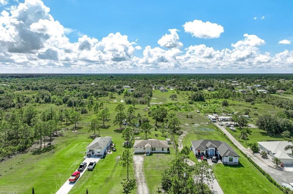 4226 58 Ave, Naples FL 34120-4021 exterior