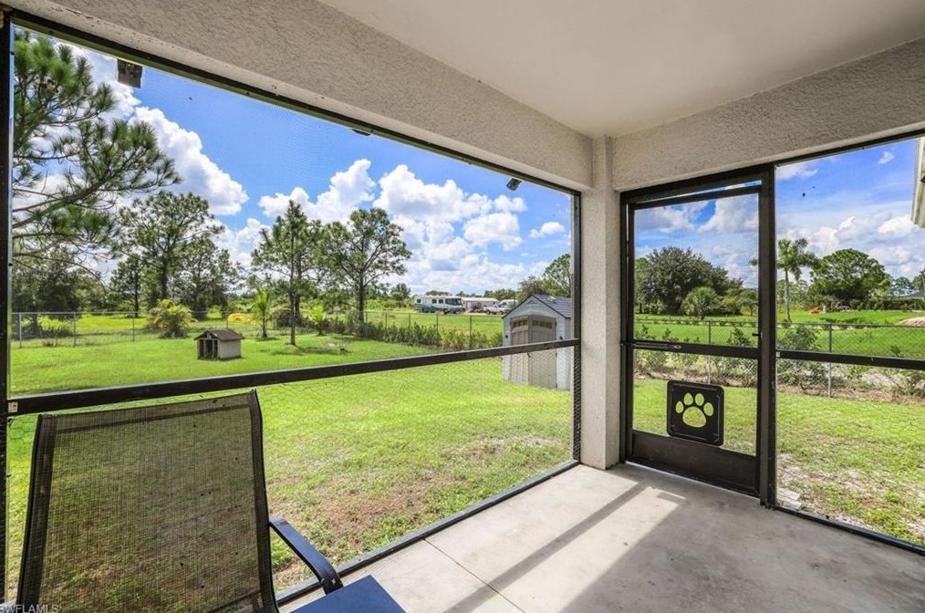 4226 58 Ave, Naples FL 34120-4021 exterior