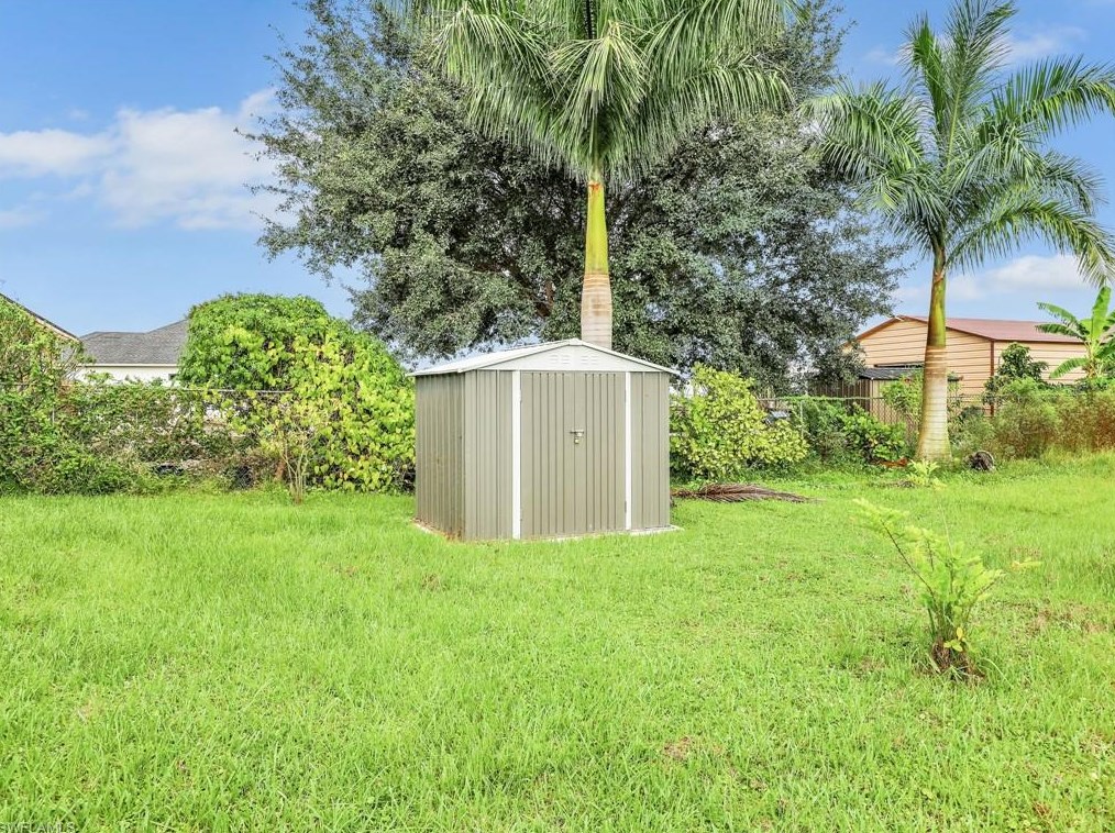 2845 31 Ave, Naples FL 34117-8449 exterior