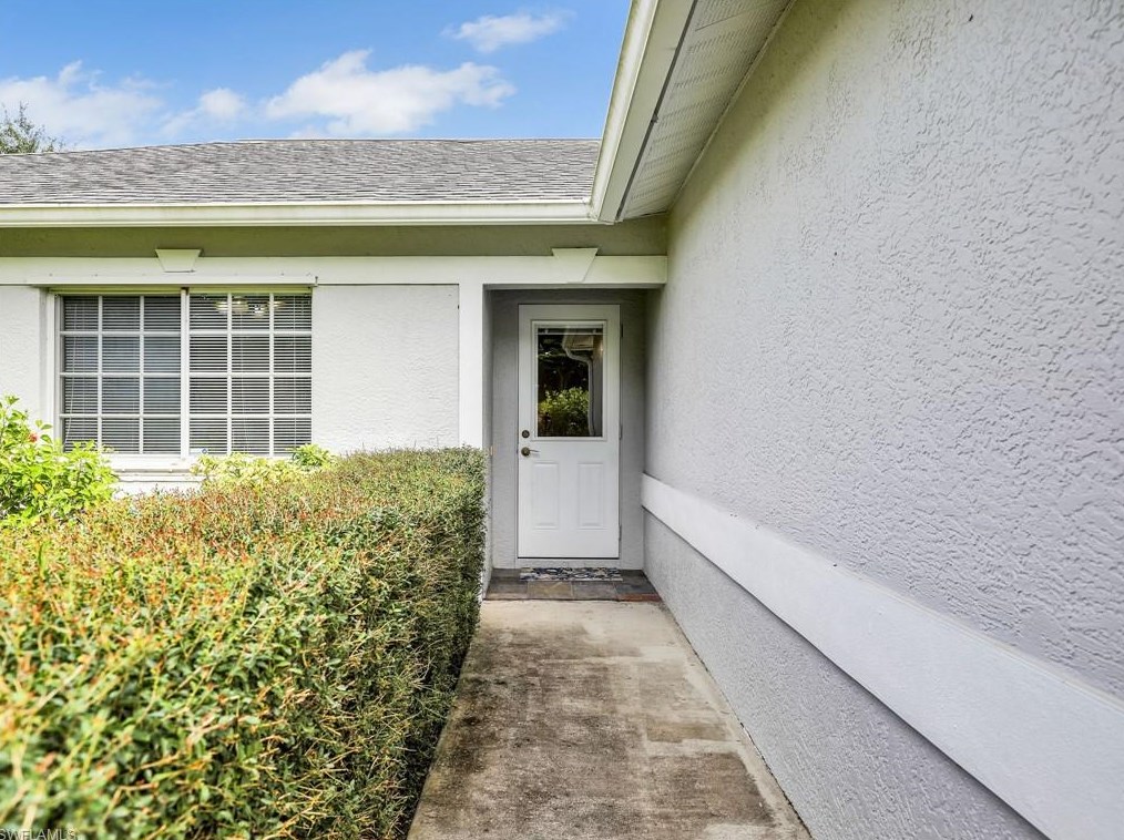 2845 31 Ave, Naples FL 34117-8449 exterior