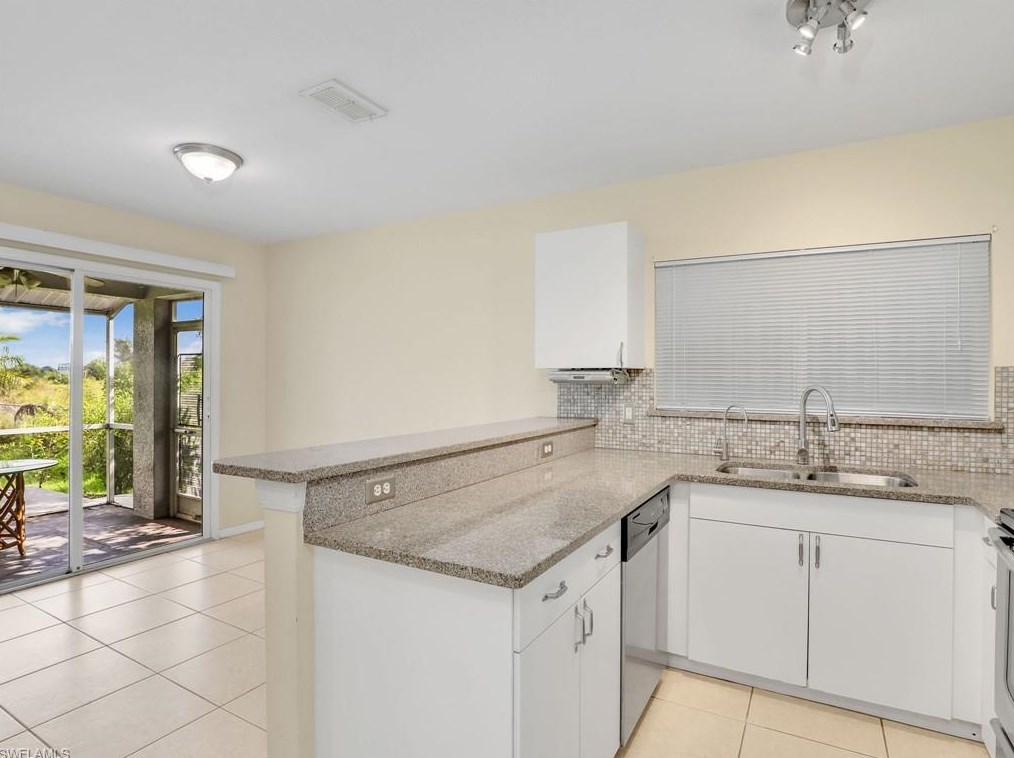 2845 31 Ave, Naples FL 34117-8449 exterior