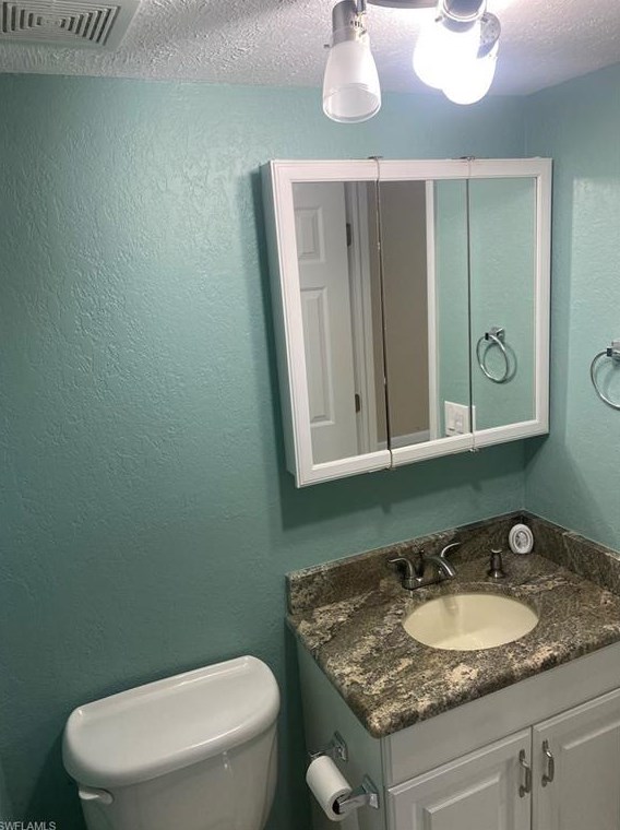 4629 Bayshore Dr, Naples FL  34112-6549 exterior