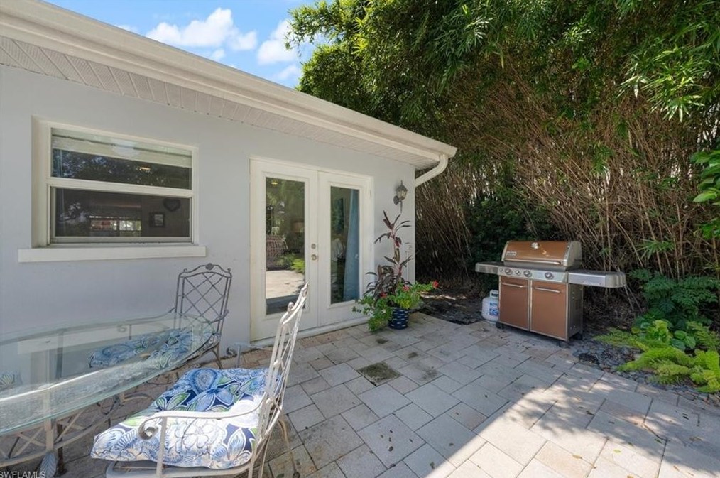 1171 14 Ave, Naples FL 34120-5600 exterior