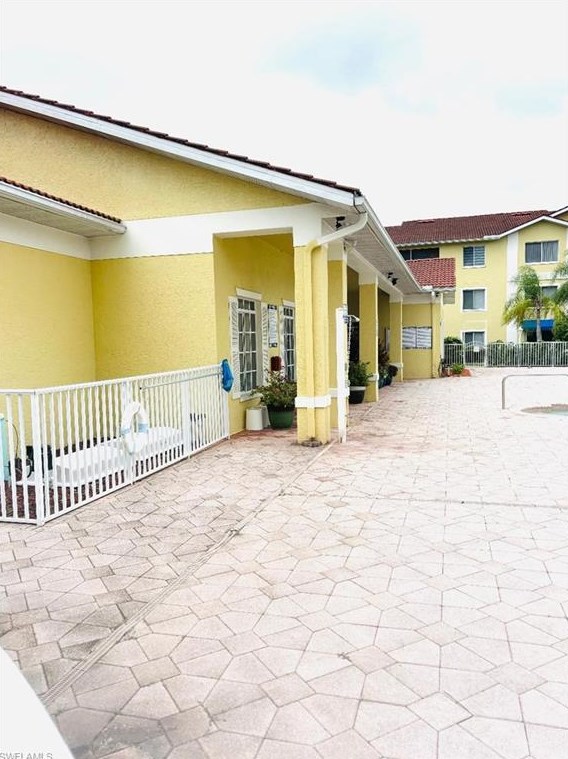 8214 Key Royal Cir, Naples FL  34119-6796 exterior