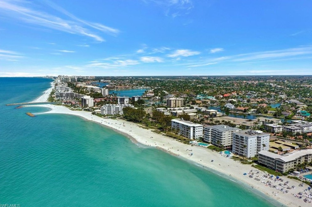 1919 Gulf Shore Blvd, Naples FL  34102-4605 exterior