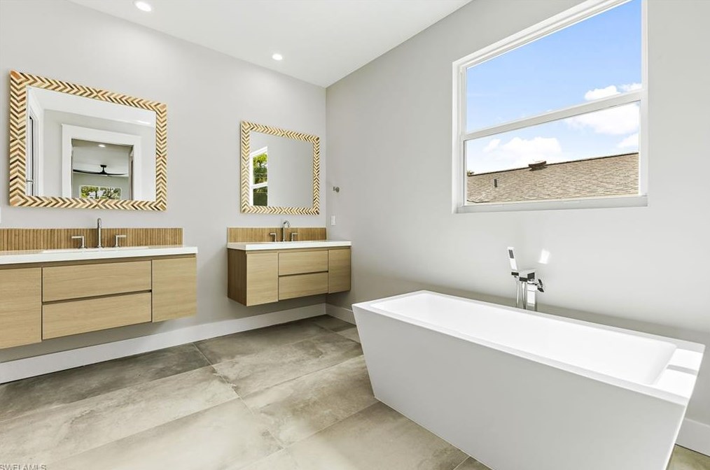 1415 13 Ave, Naples FL 34116-5125 exterior