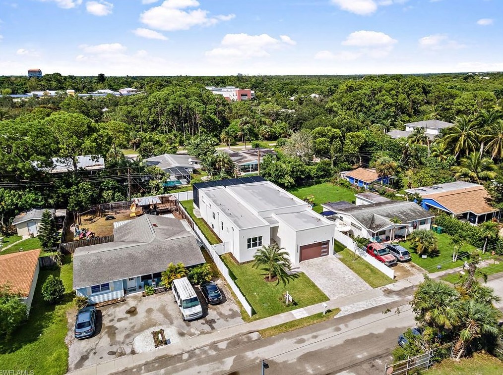 1415 13 Ave, Naples FL 34116-5125 exterior