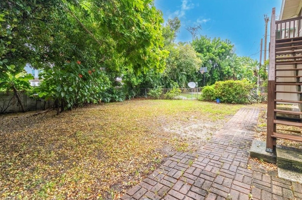 1031 Rdg St, Naples FL 34103-4224 exterior