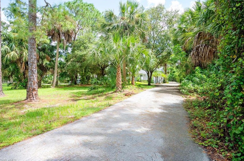 1170 21 St, Naples FL 34117-4308 exterior