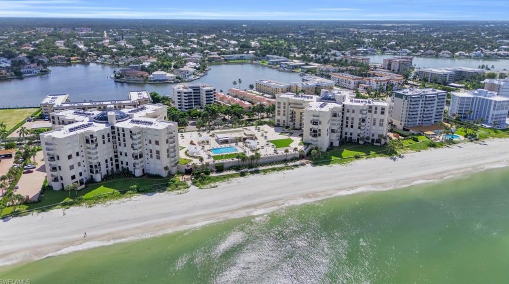 3115 Gulf Shore Blvd, Naples FL 34103-3909 exterior