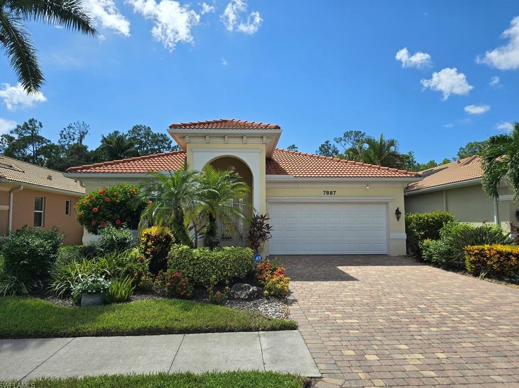 7887 Martino Cir, Naples, FL 34112-2874