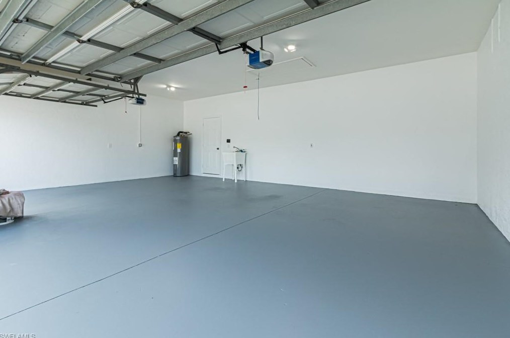 303 Burnt Pne Dr, Naples FL 34119-9773 exterior