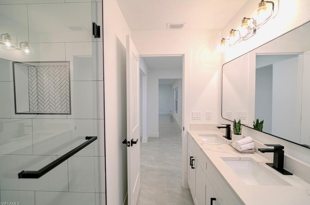 330 19 St, Naples FL 34117-3329 exterior