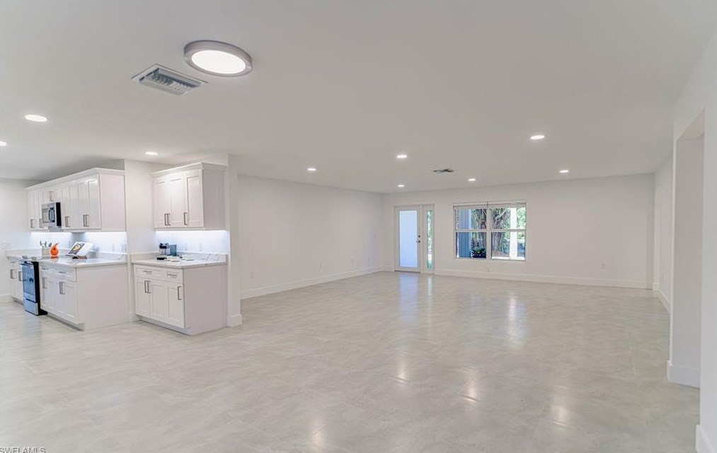 330 19 St, Naples FL 34117-3329 exterior