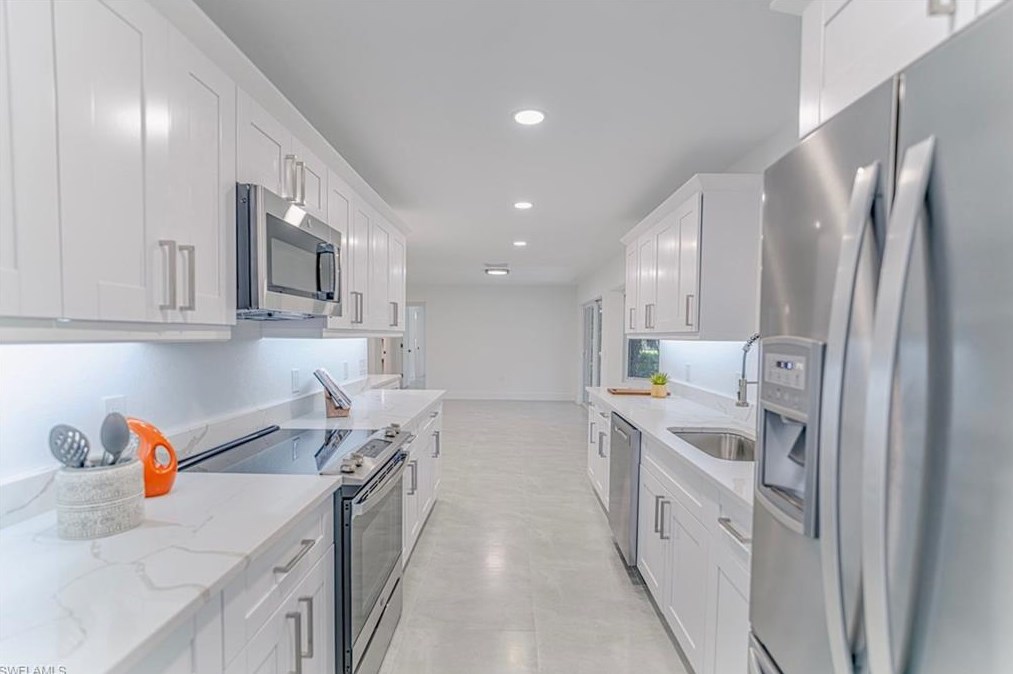 330 19 St, Naples FL 34117-3329 exterior