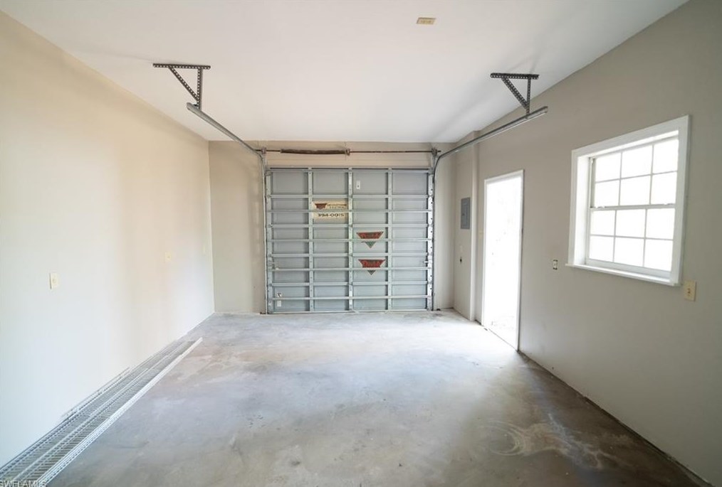 330 19 St, Naples FL 34117-3329 exterior