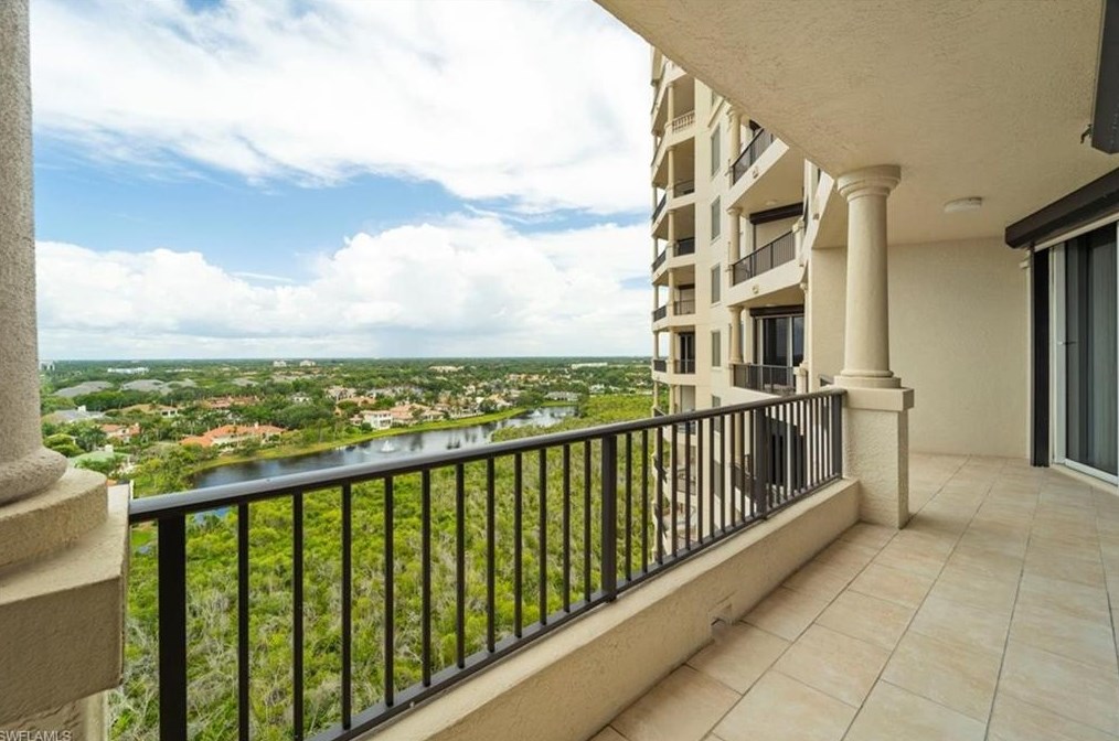 8787 Bay Colony Dr, Naples FL 34108-7758 exterior