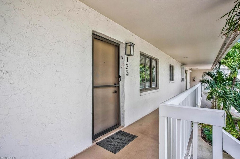 910 Vanderbilt Beach Rd, Naples, FL 34108-3504