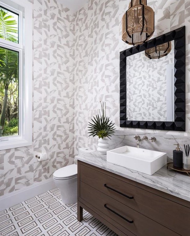 3131 Gin Ln, Naples FL 34102-7815 exterior