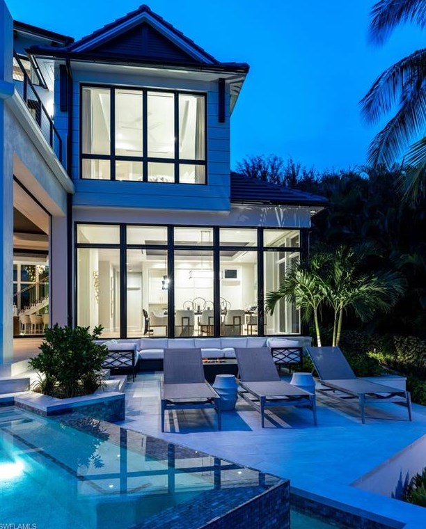 3131 Gin Ln, Naples FL 34102-7815 exterior