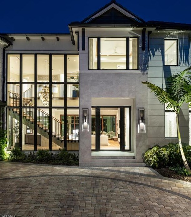 3131 Gin Ln, Naples FL 34102-7815 exterior