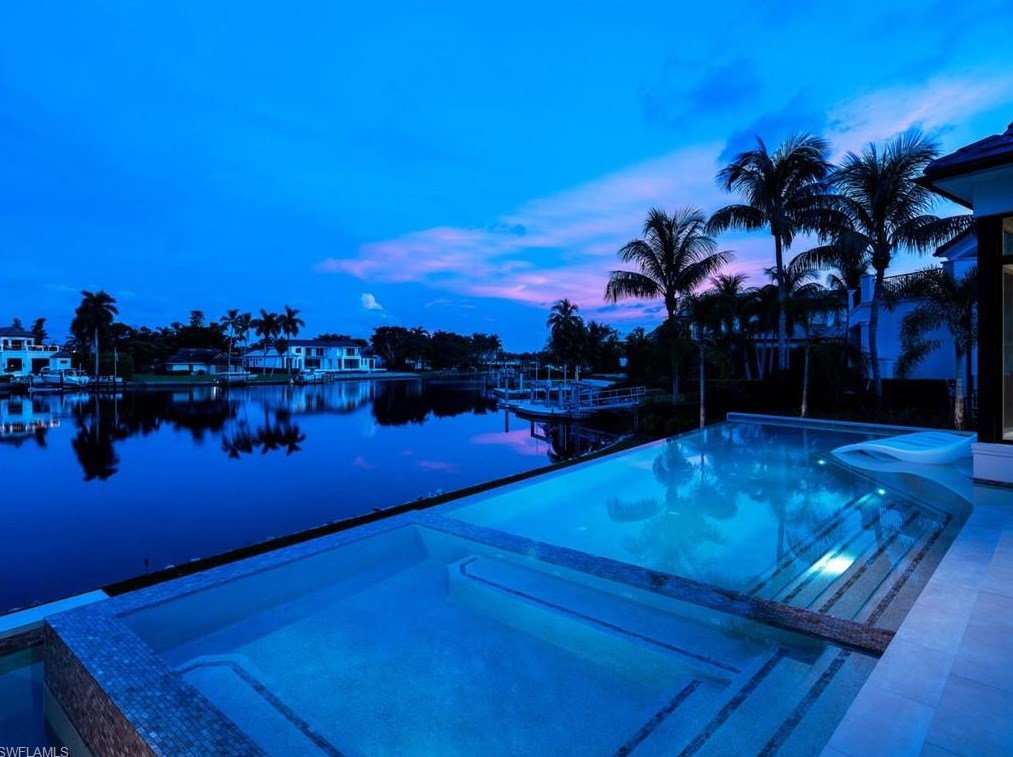 3131 Gin Ln, Naples FL 34102-7815 exterior