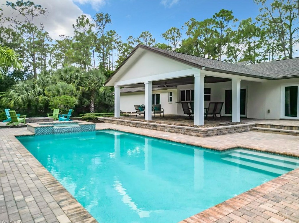 4490 1 Ave, Naples FL 34102-6006 exterior