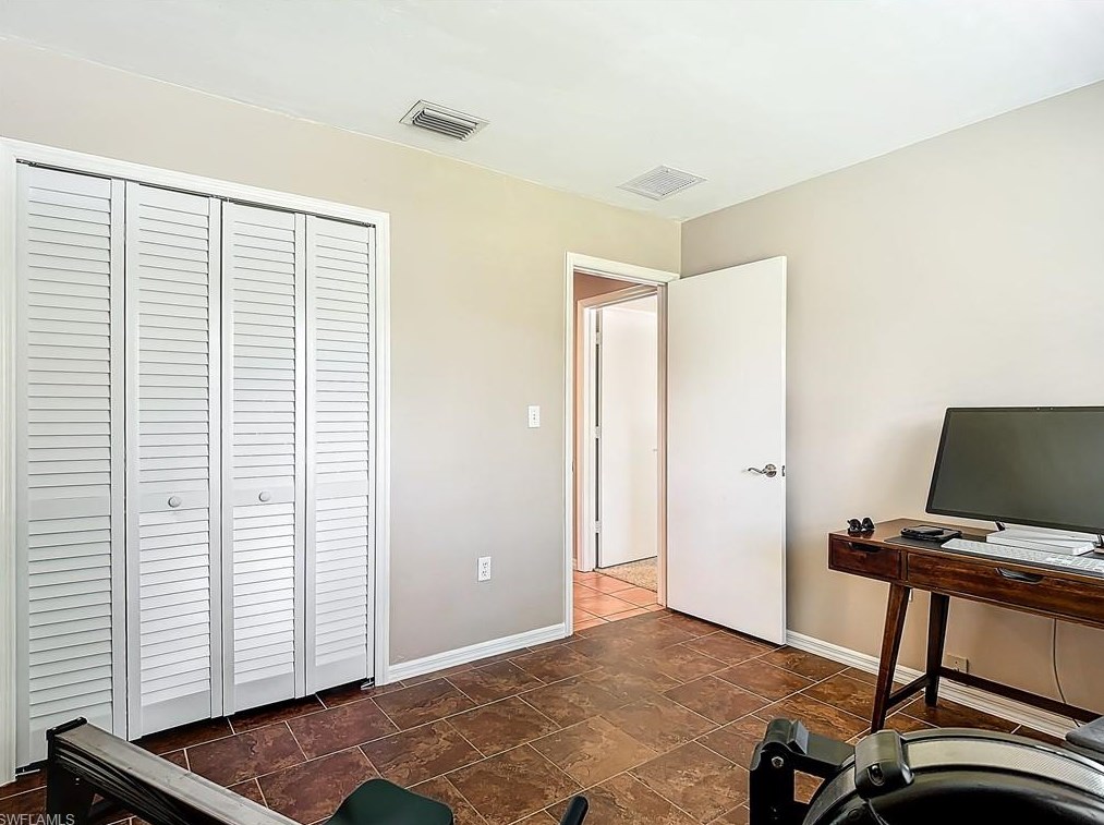 4490 1 Ave, Naples FL 34102-6006 exterior