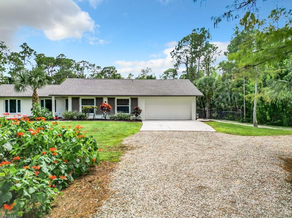 4490 1 Ave, Naples FL 34102-6006 exterior