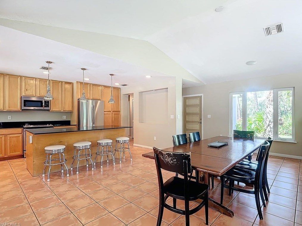 4490 1 Ave, Naples FL 34102-6006 exterior