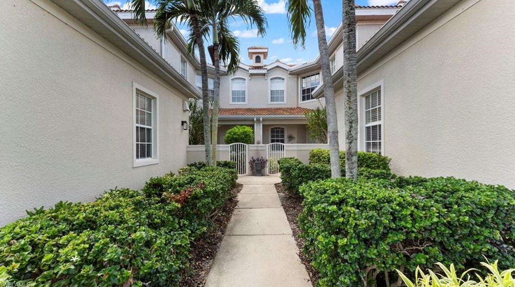 3275 Twilight Ln, Naples, FL 34109-8966