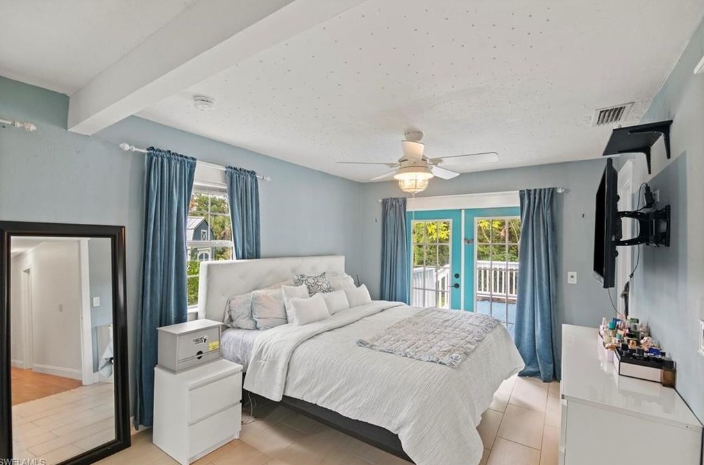 460 9 St, Naples FL 34117-2153 exterior