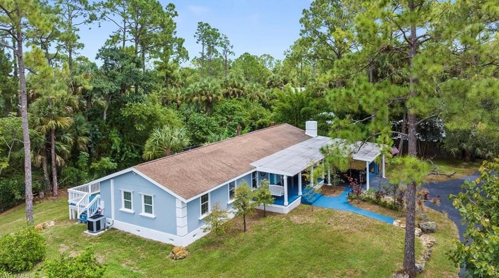 460 9 St, Naples FL 34117-2153 exterior